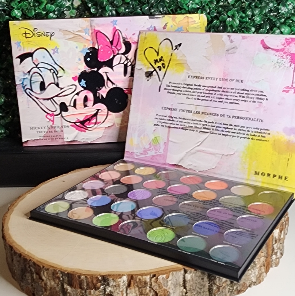 NWT MORPHE Disney Mickey & Friends.  Truth be bold pallet